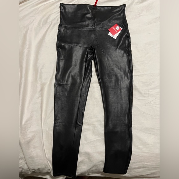 Never wore but don’t have tags. Spanx Faux Leather Leggings. - Picture 1 of 5
